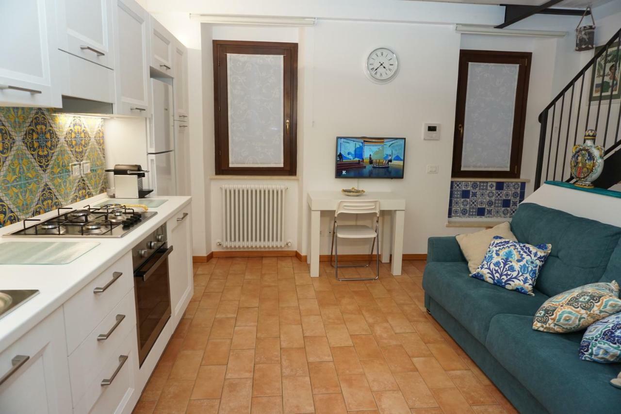 Casa Vacanze Torre Dei Gualtieri Villa Сан Бенедето дел Тронто Екстериор снимка